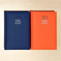 Agenda Giornaliera 2025 (Formato 14,5x20,5 cm) NOTABENE Caribe con Copertina a Tinta Unita